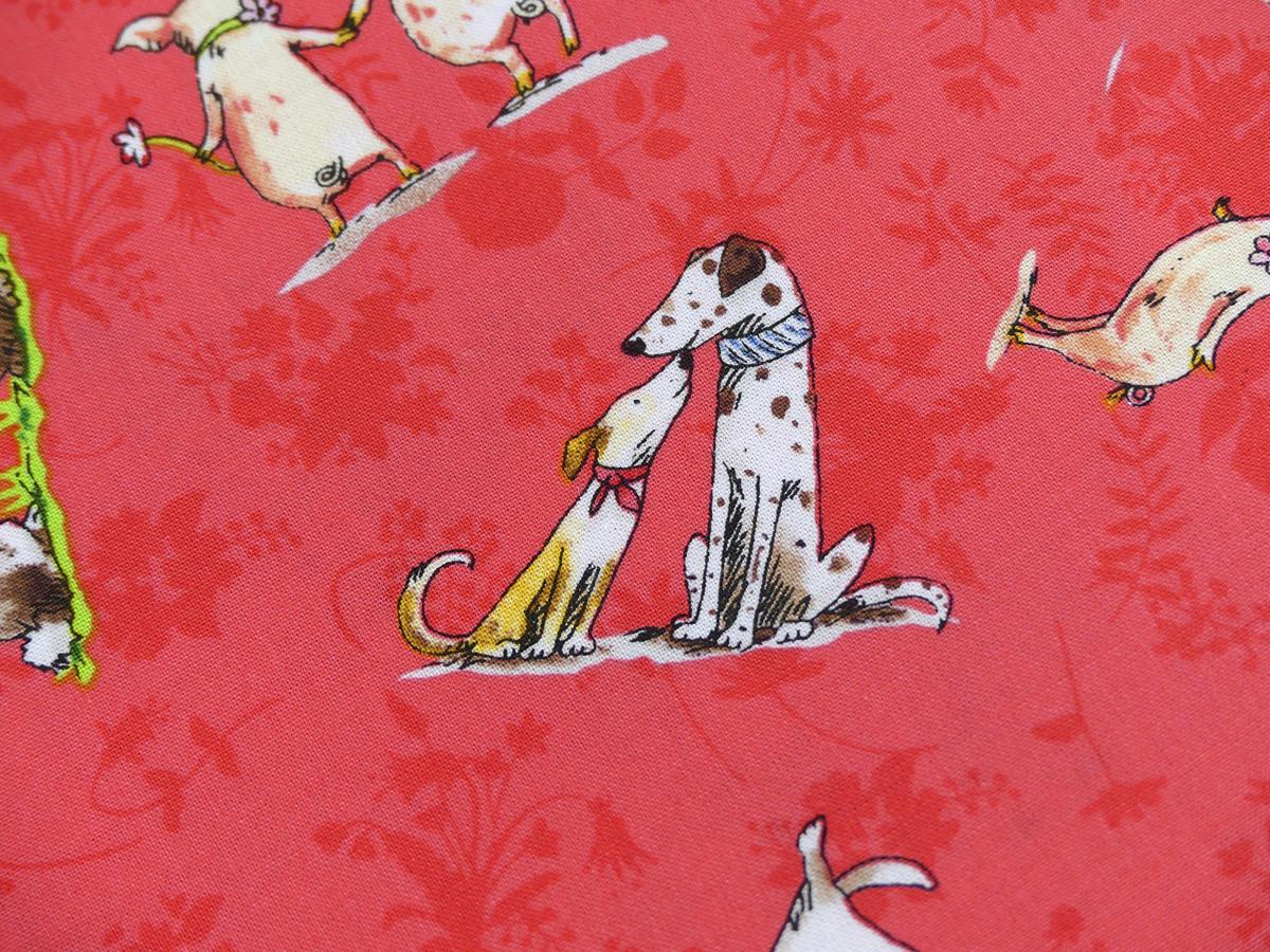 Patchworkstoff in türkis aus der Serie From the Hearts von Clothworks Ansicht Hunde